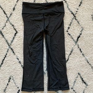 Lululemon Gather and Crow Crop Yoga Legging Size 4
